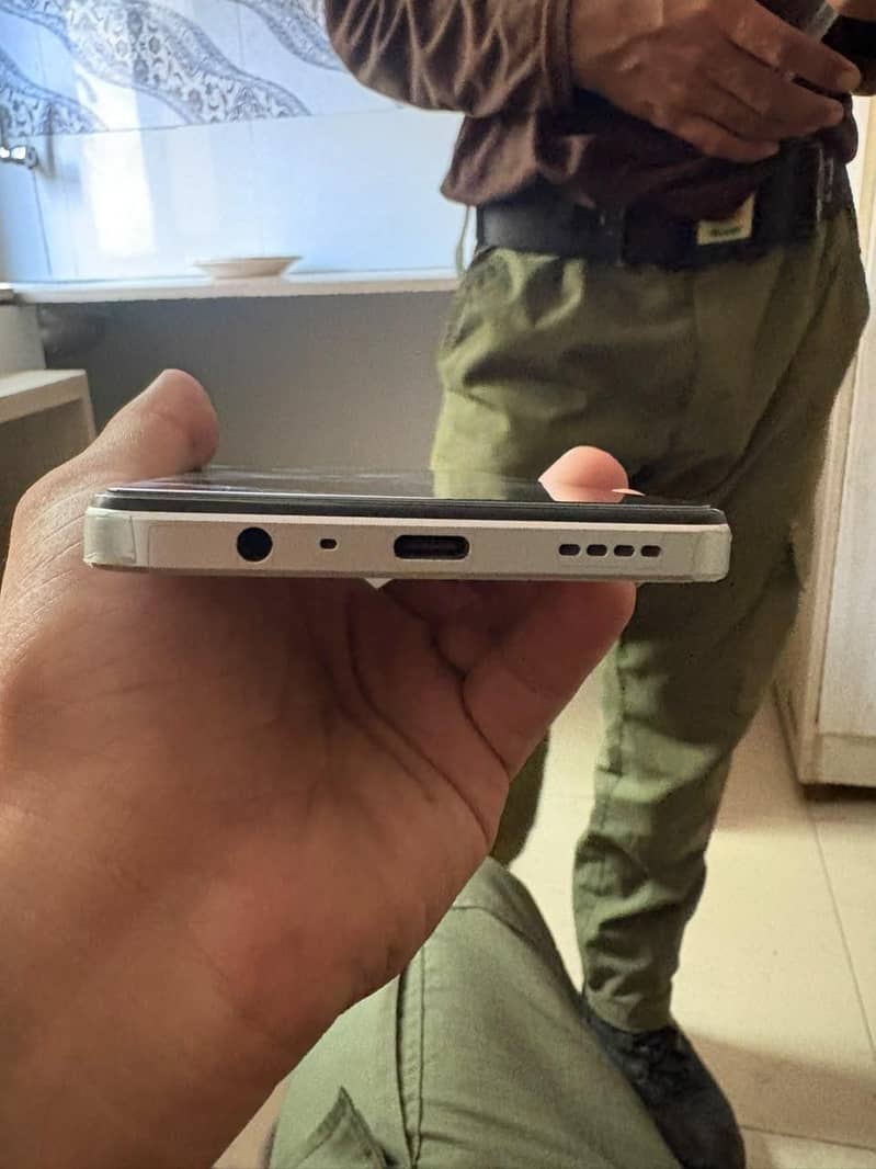 Realme C71 3
