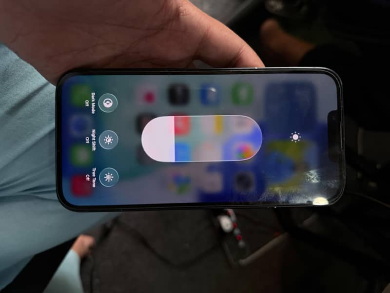 Apple iPhone 13 8
