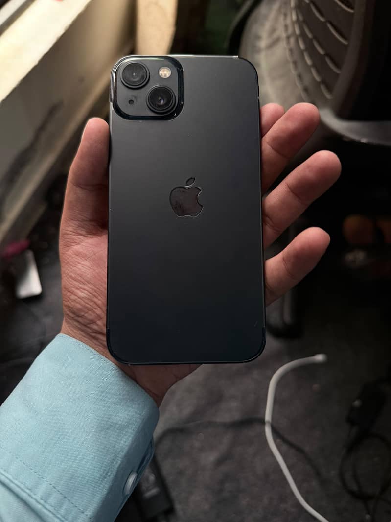 Apple iPhone 13 0