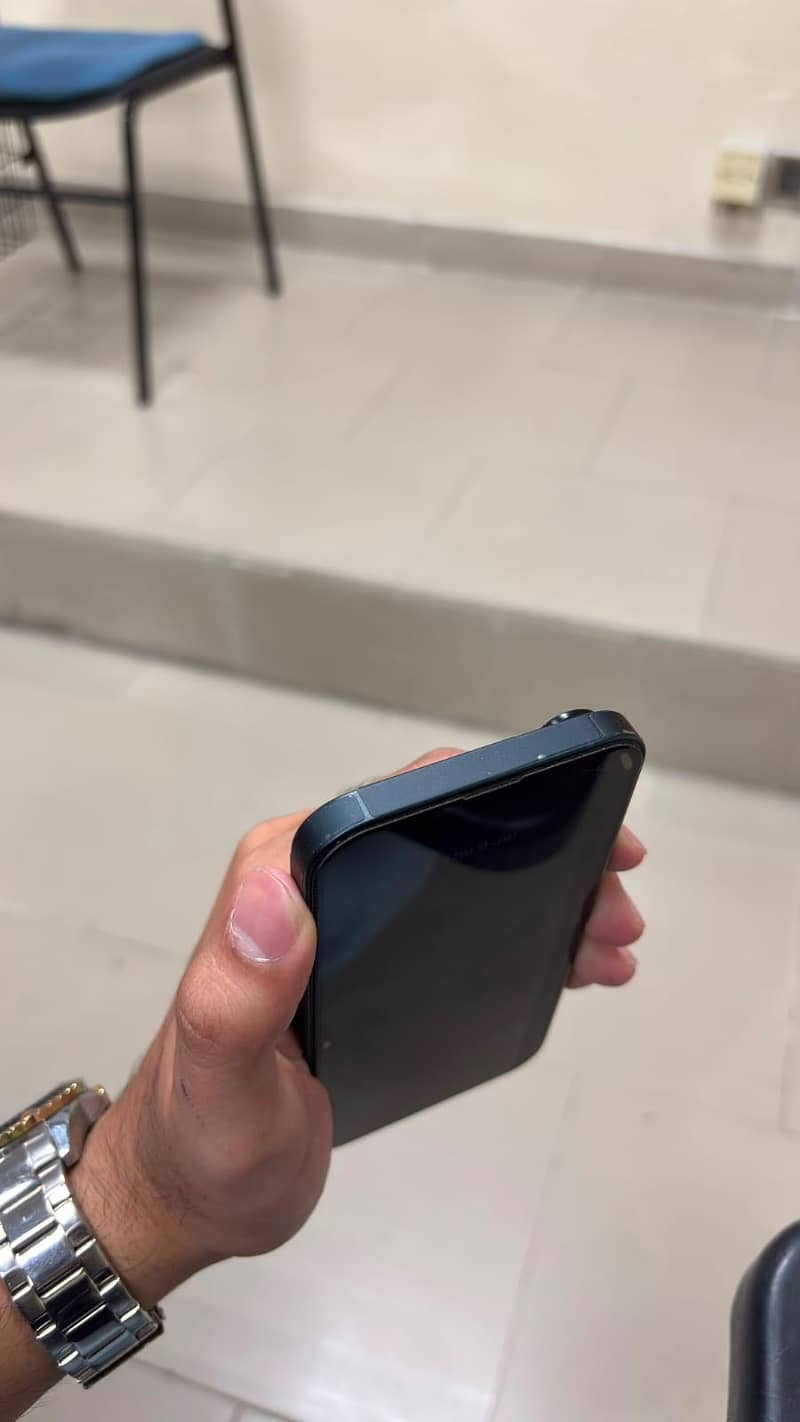 Apple iPhone 14 4