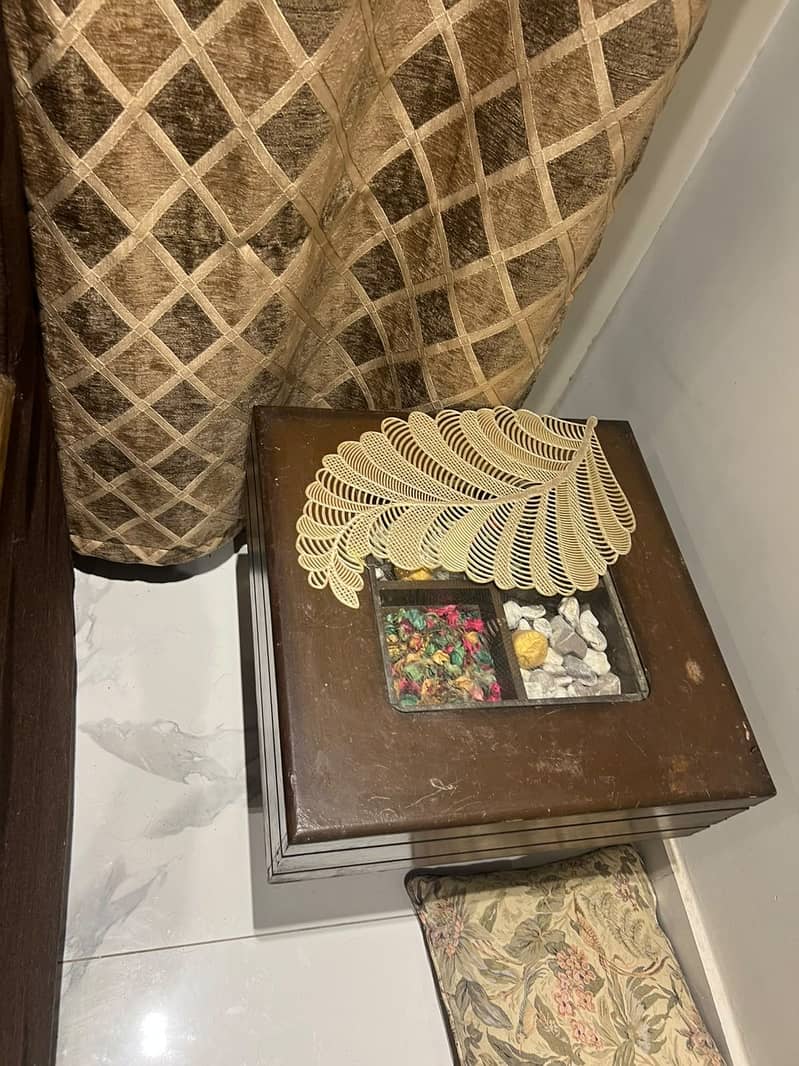 5 seater sofa with table 0