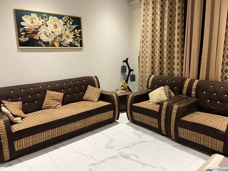5 seater sofa with table 1