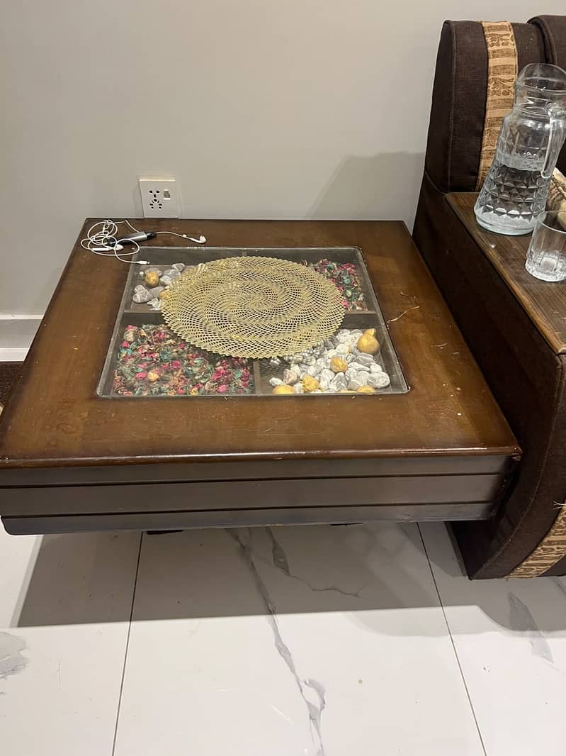 5 seater sofa with table 2