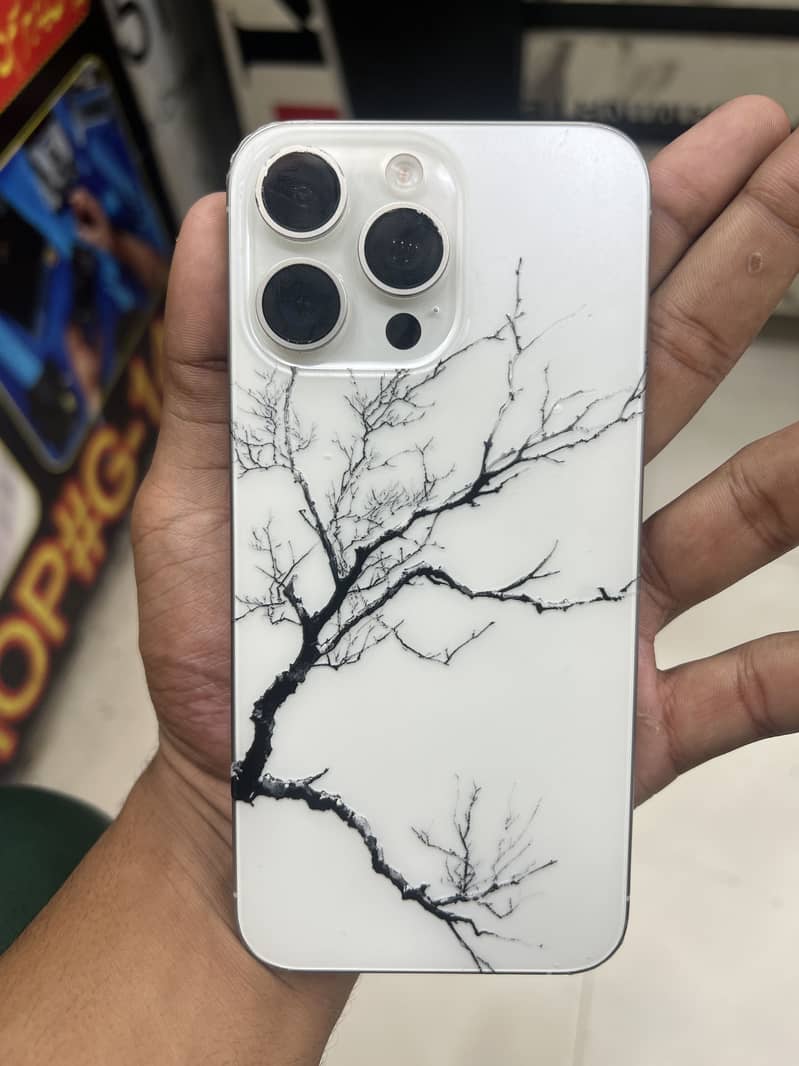 Apple iPhone 15 Pro Max 0
