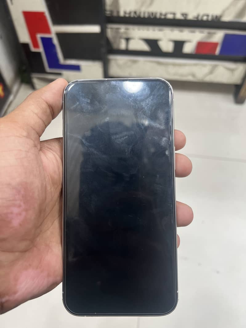 Apple iPhone 15 Pro Max 6