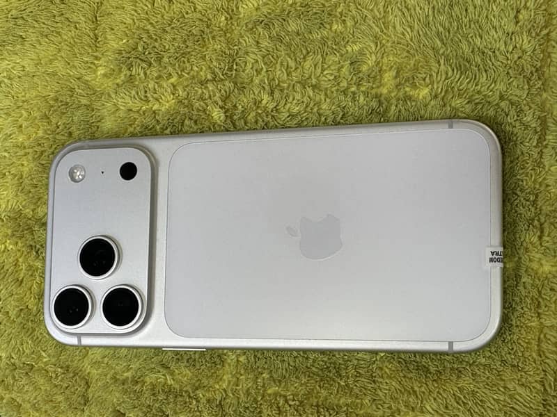 Apple iPhone 17 Pro Max 0