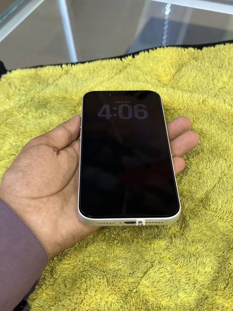 Apple iPhone 17 Pro Max 4