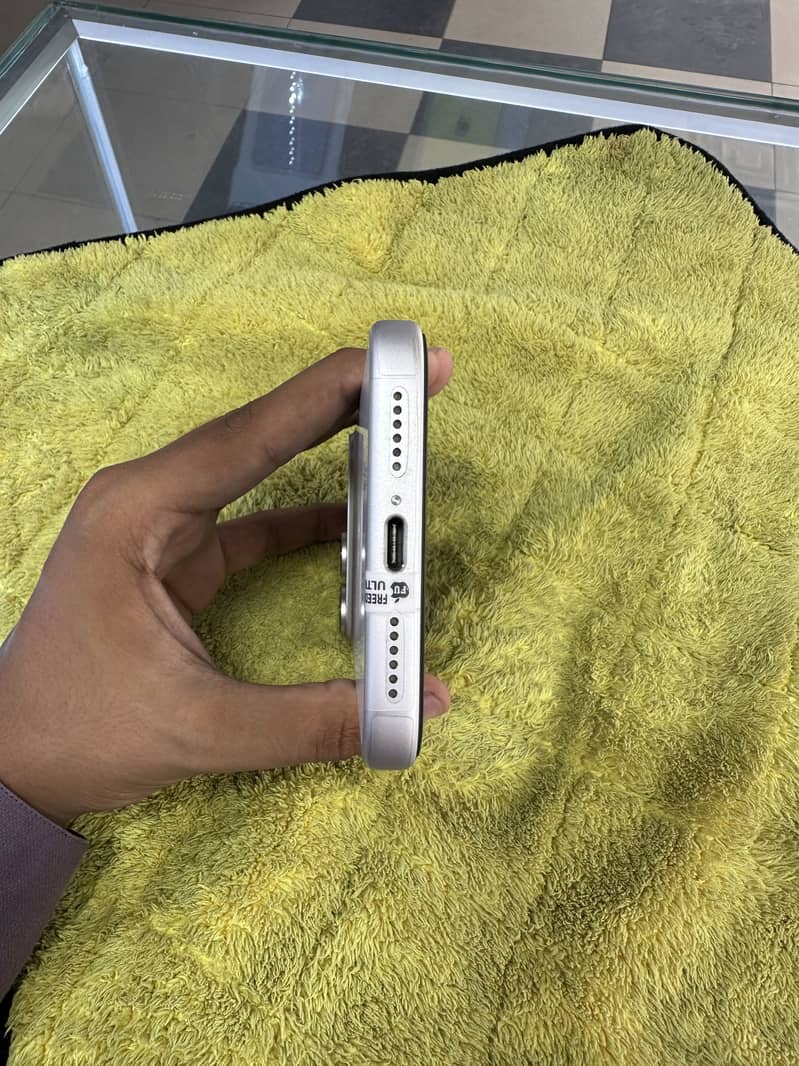 Apple iPhone 17 Pro Max 5