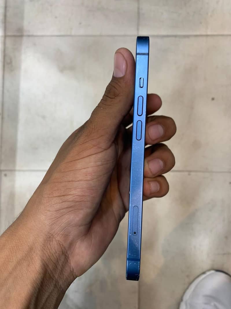 Apple iPhone 13 1
