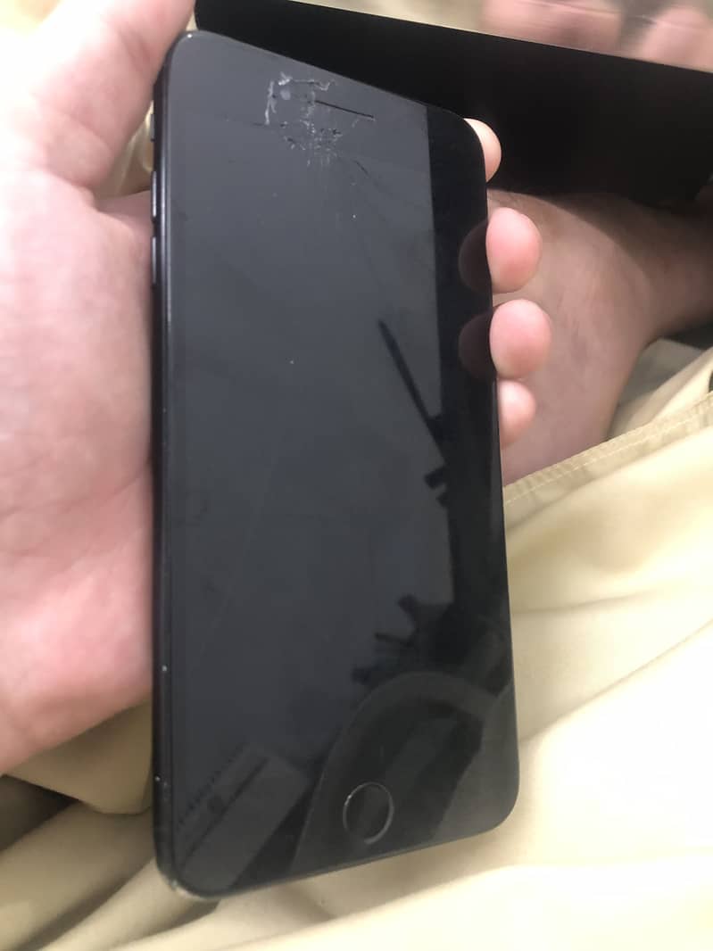 Apple iPhone 7 Plus 2