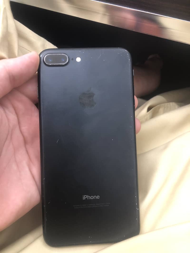 Apple iPhone 7 Plus 3