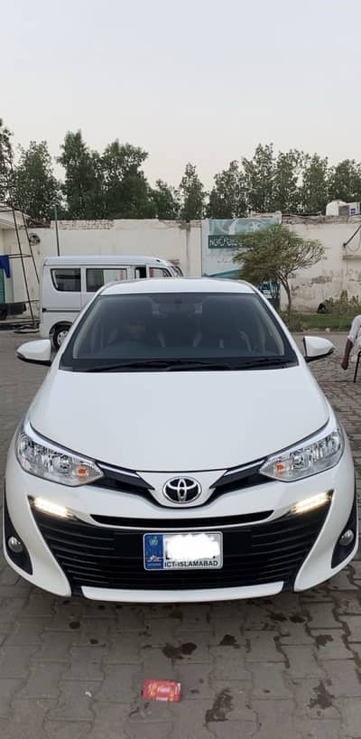 Toyota Yaris 2022 ATIV X CVT 15000 Mileage B2B Antique