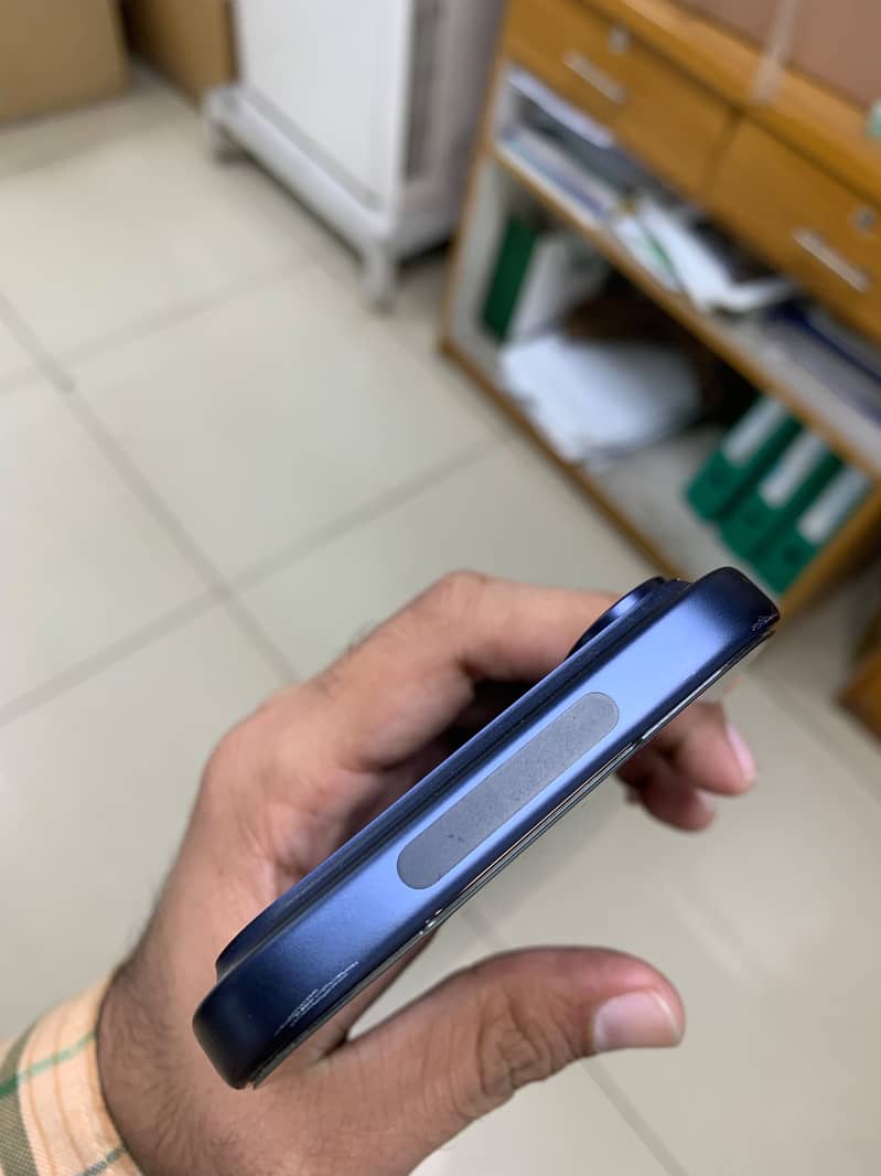 Apple iPhone 17 Pro Max 2
