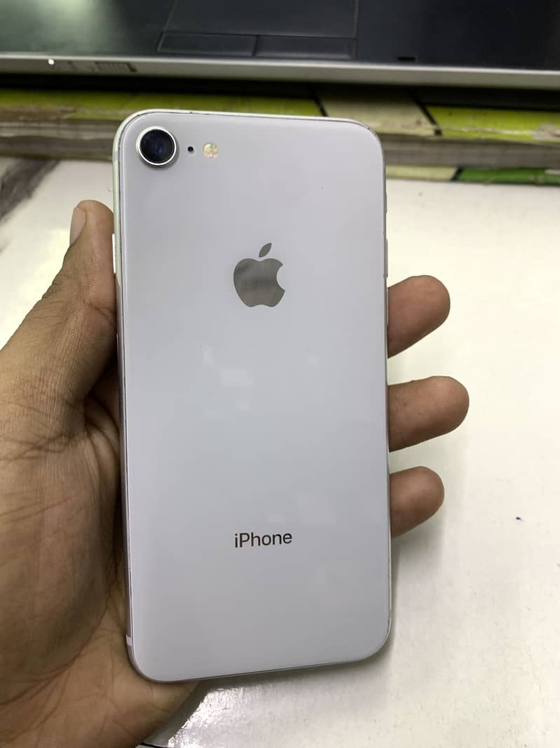 Apple iPhone 8 3