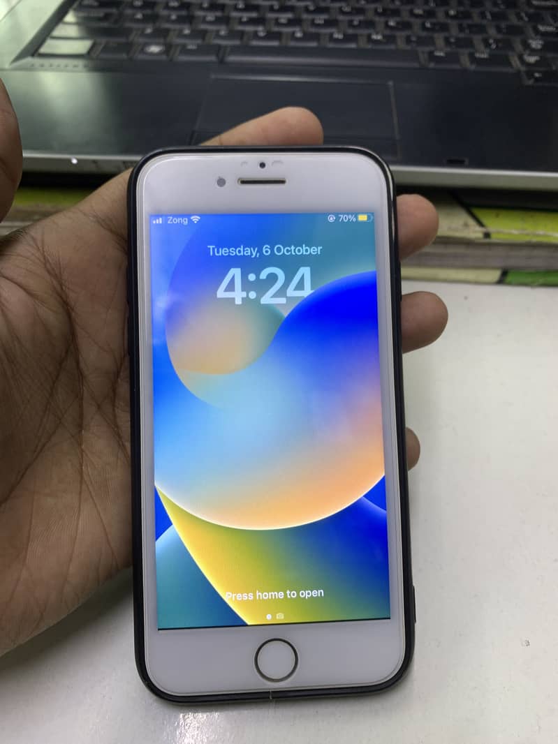 Apple iPhone 8 7