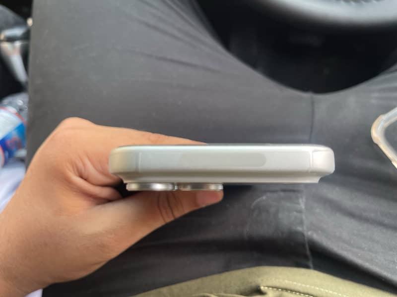 Apple iPhone 17 Pro Max 0