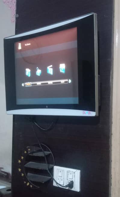 Lcd LG 18 inch