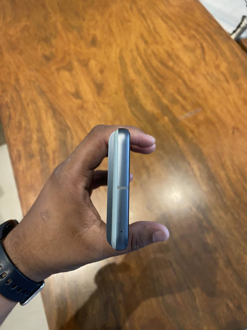 Google Pixel 8 5