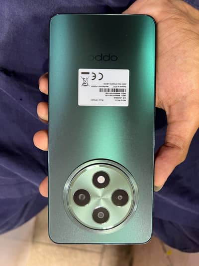 OPPO Reno12 F