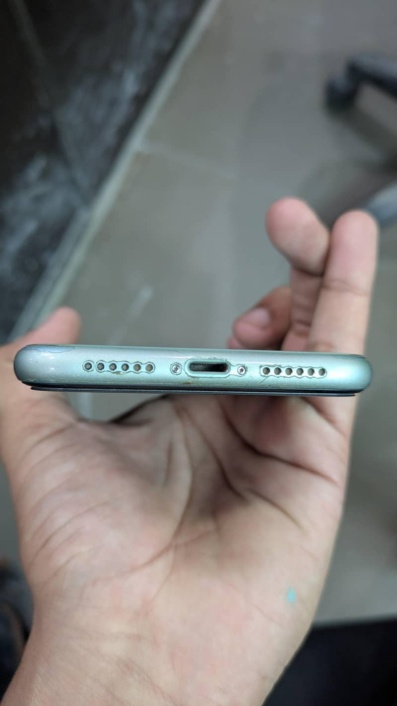 Apple iPhone 11 5