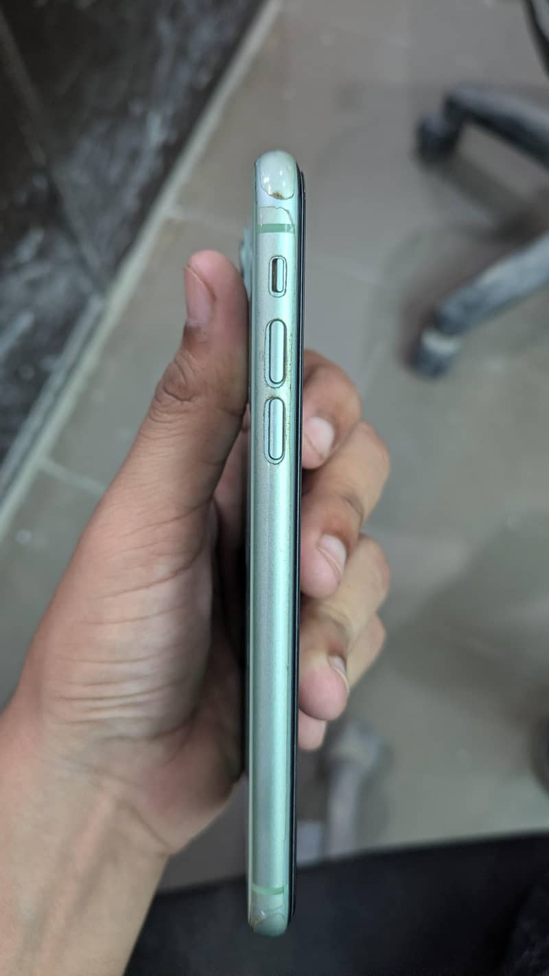 Apple iPhone 11 6