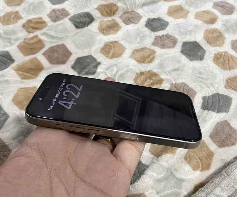 Apple iPhone 15 Pro 3