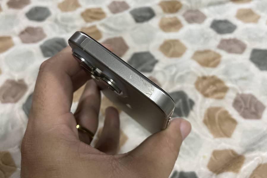 Apple iPhone 15 Pro 5