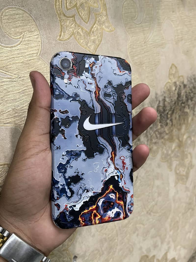 Apple iPhone XR 1