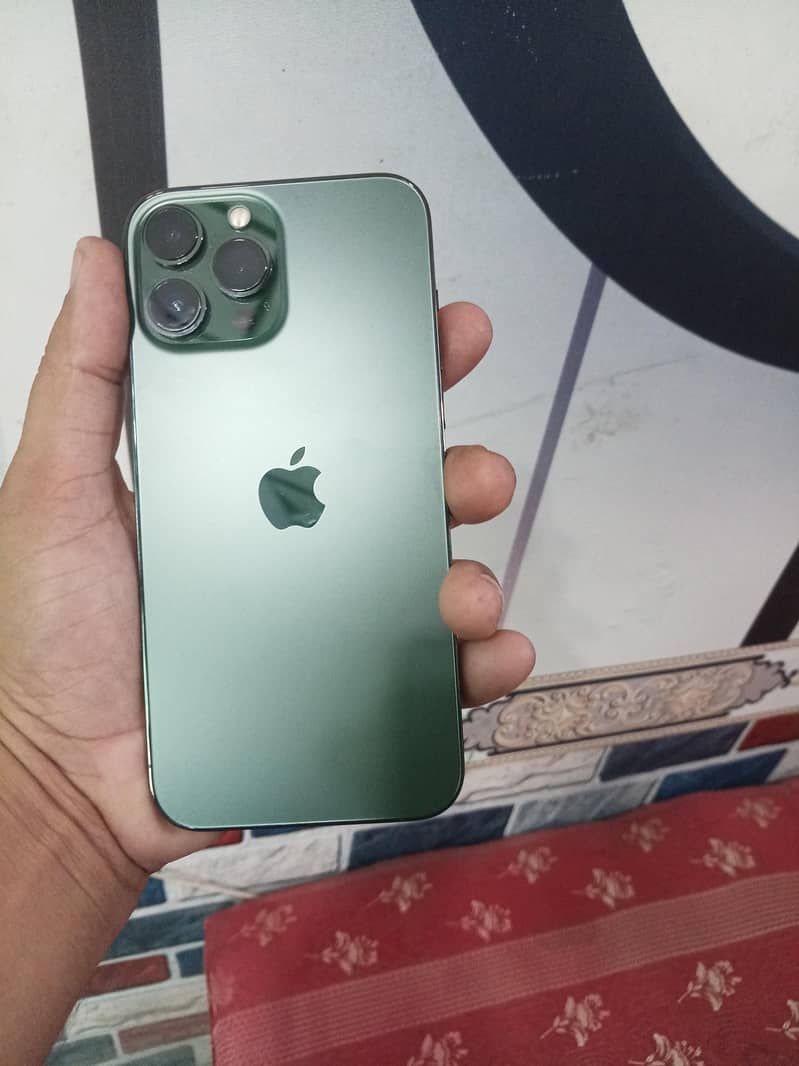 Apple iPhone 13 Pro Max 3