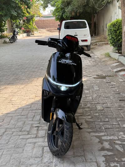 Just Like brand new scooter Just Buy and Ride call on 03172428693