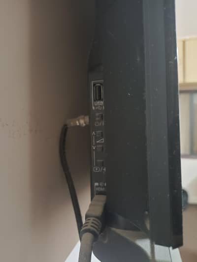 Toshiba tv with original remote and all cables