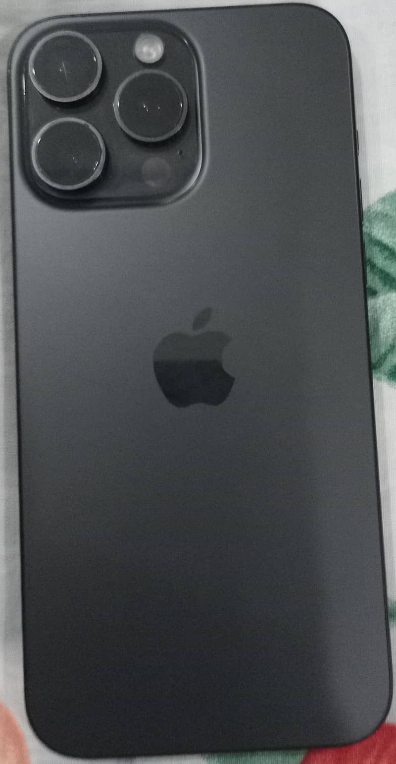 Apple iPhone 15 Pro Max 1