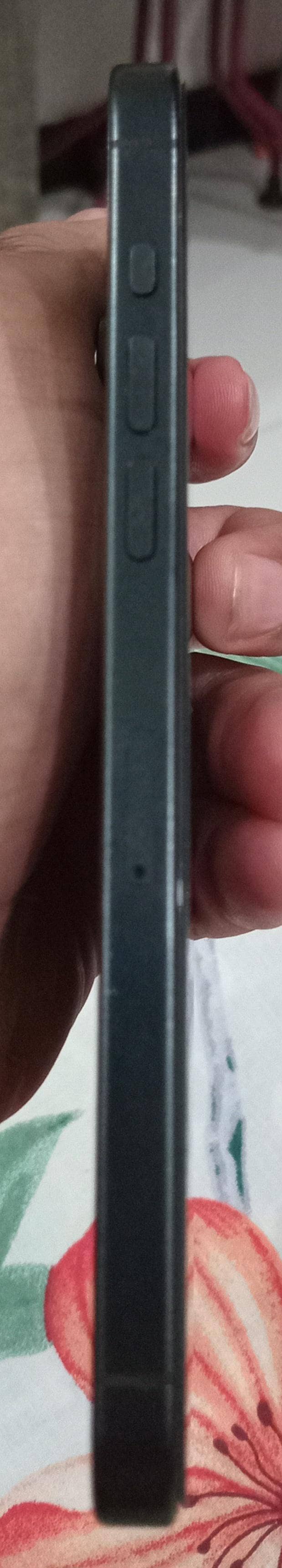 Apple iPhone 15 Pro Max 2