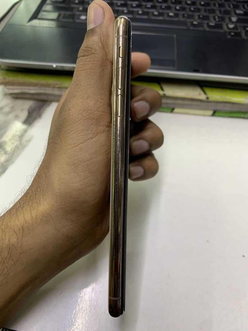 Apple iPhone XS Max 2
