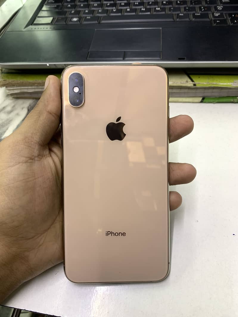 Apple iPhone XS Max 5