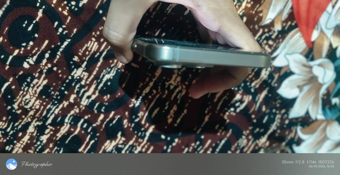 Apple iPhone 15 Pro Max 2