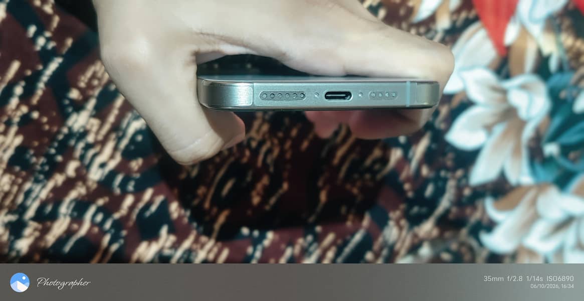 Apple iPhone 15 Pro Max 4