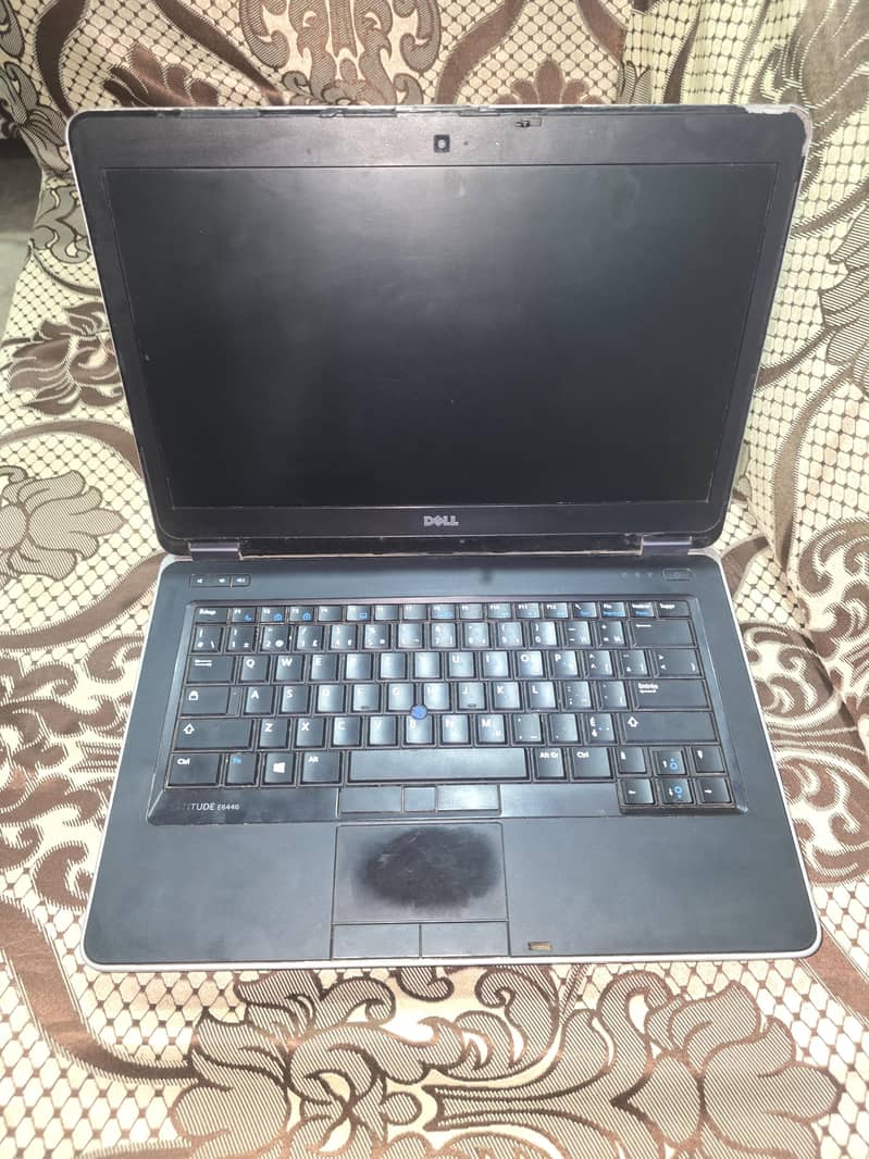 Latitude  E6440 1