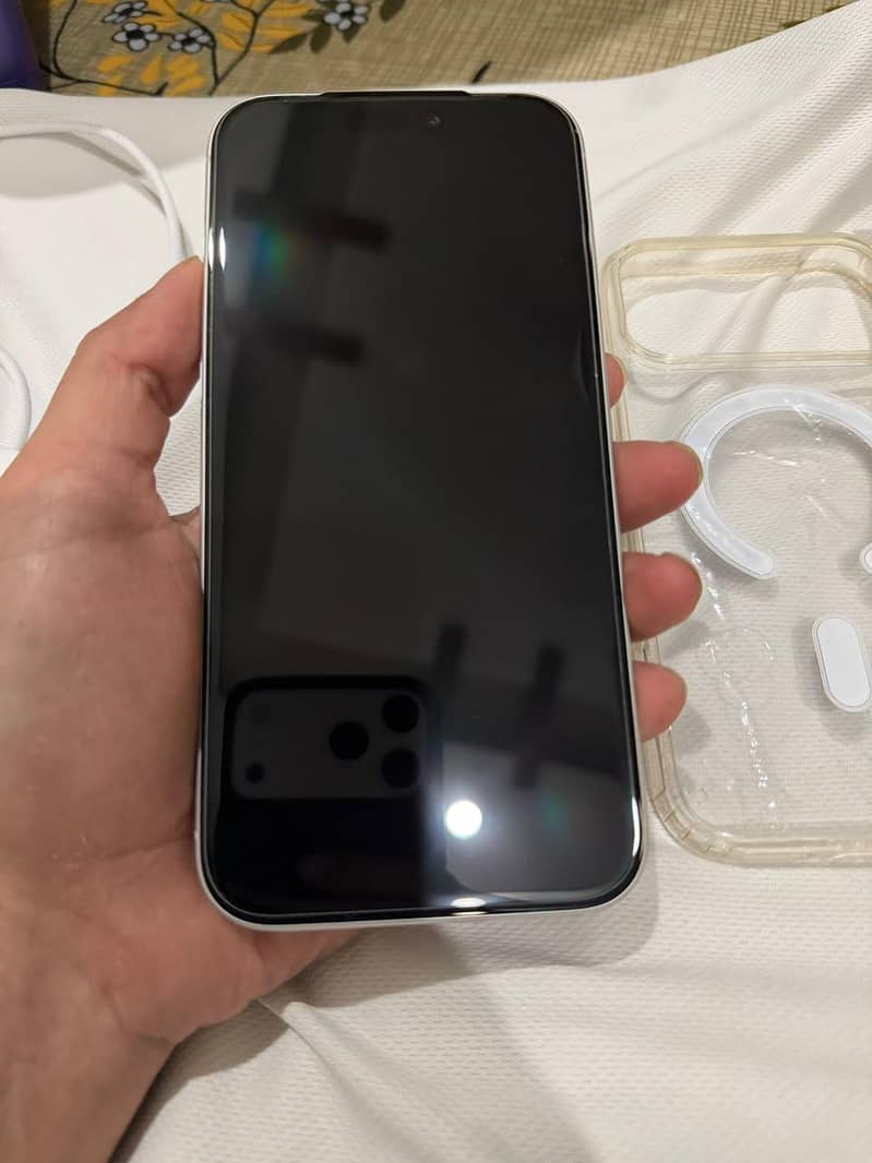 Apple iPhone 17 Pro Max 3
