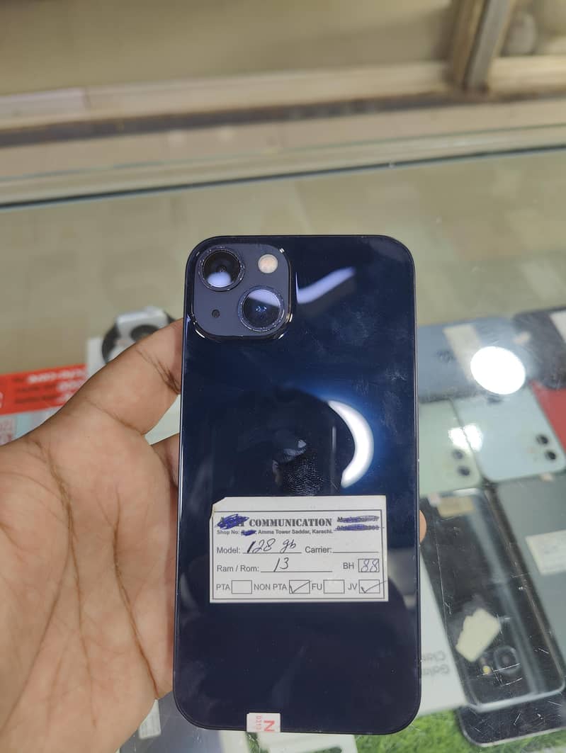 Apple iPhone 13 0