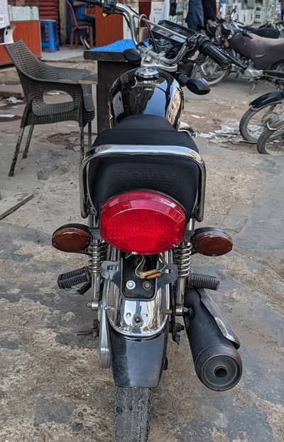 good condition one hand used 2021 CG 125.