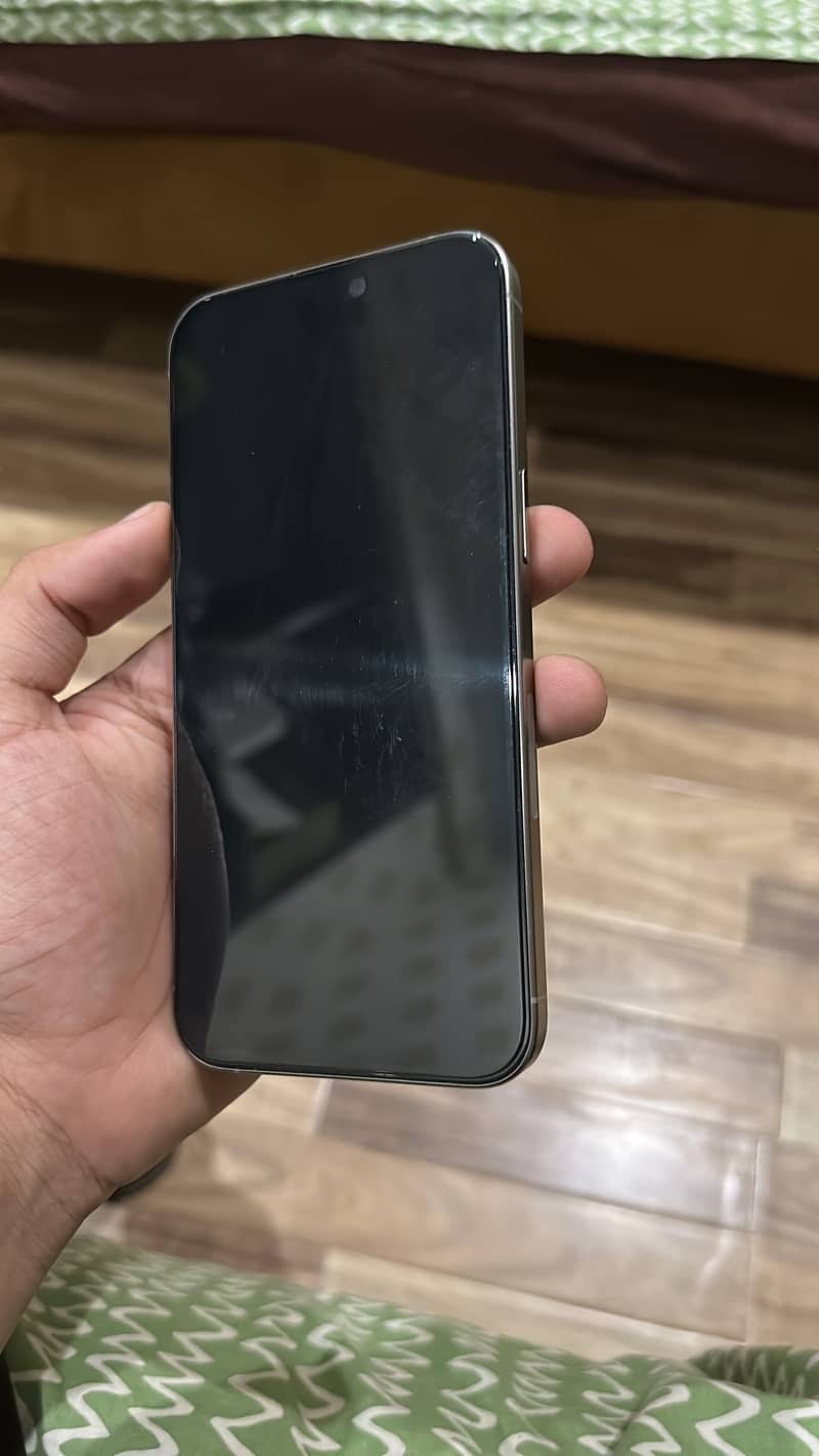 Apple iPhone 15 Pro Max 1