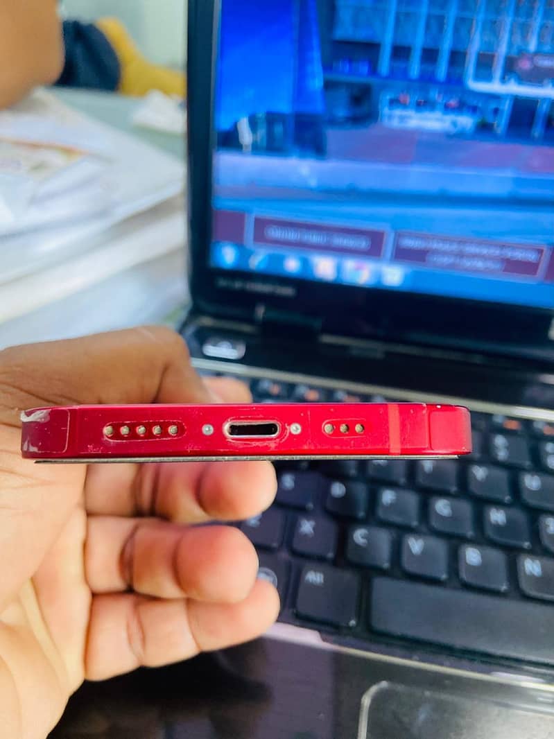Apple iPhone 13 2