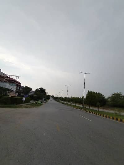 30x60 Plot Available Clear Land G-14/1 Islamabad