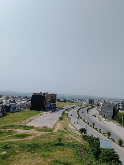 2 Beds Flat Bahria Town Phase 8 Lake Vista Apartment For Rent