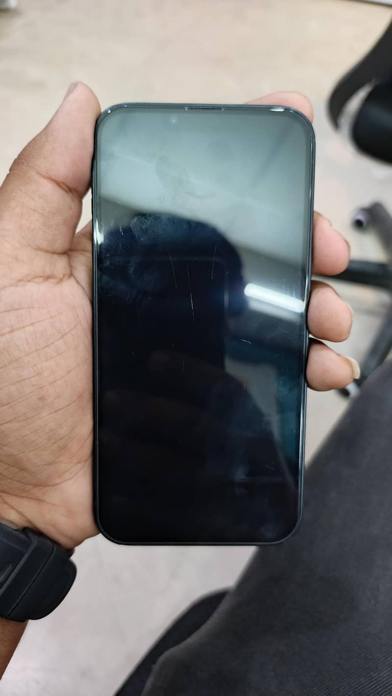 Apple iPhone 13 5