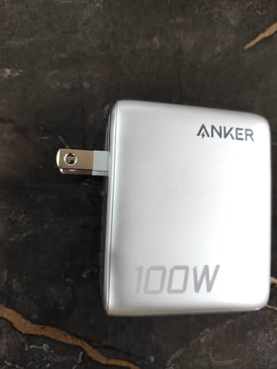 Anker 100W GaN Charger B121B | 3-Port Smart Display