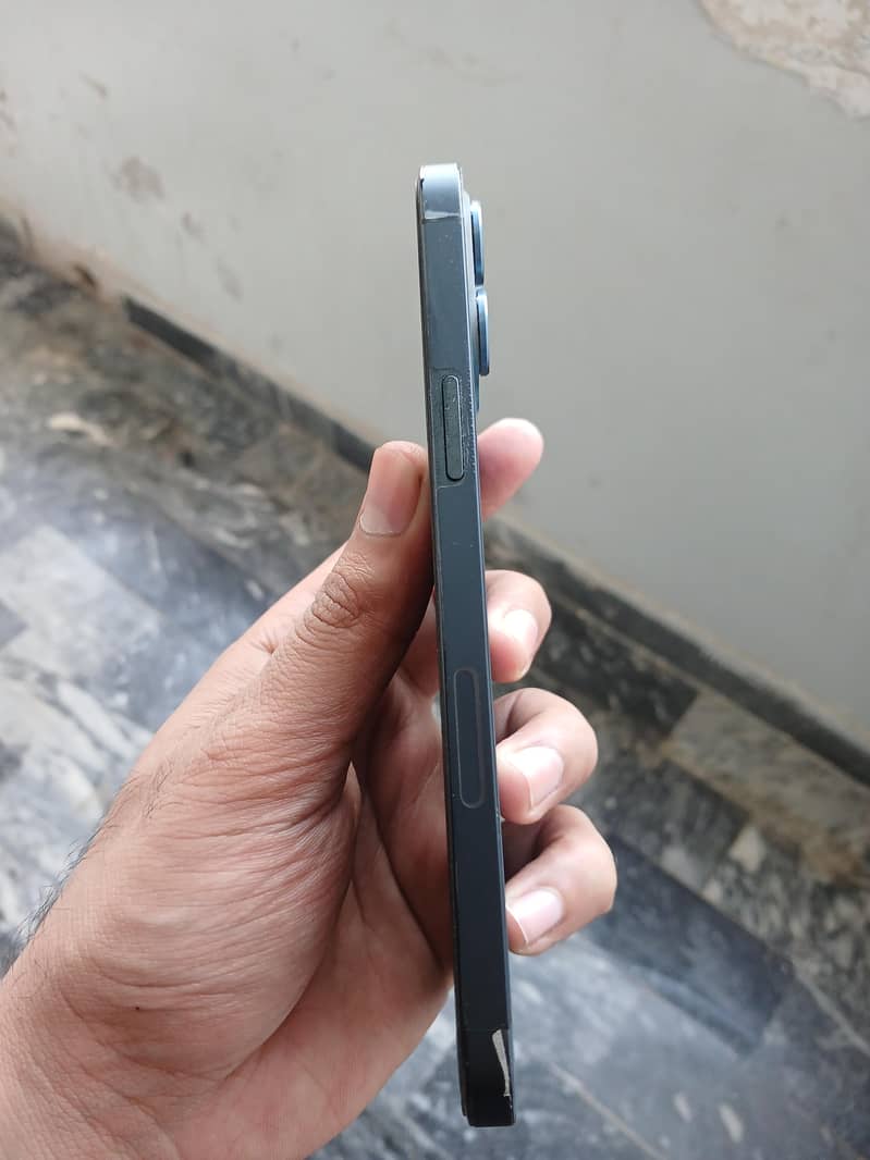 Apple iPhone 12 Pro Max 1