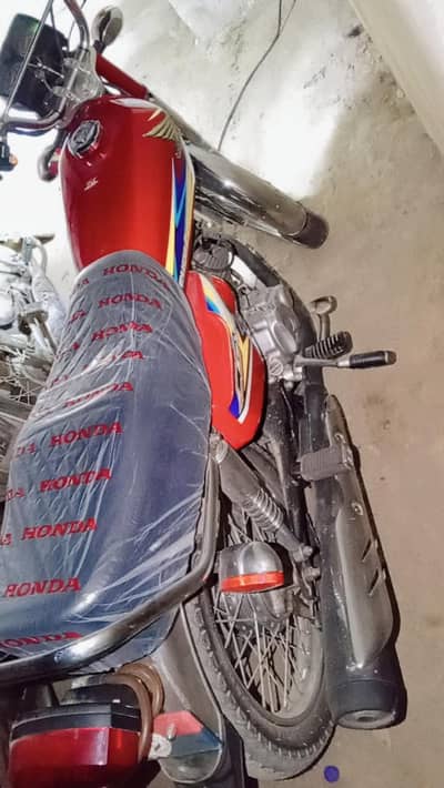 Honda 125 karachi number All ok Sirf lo or chalao