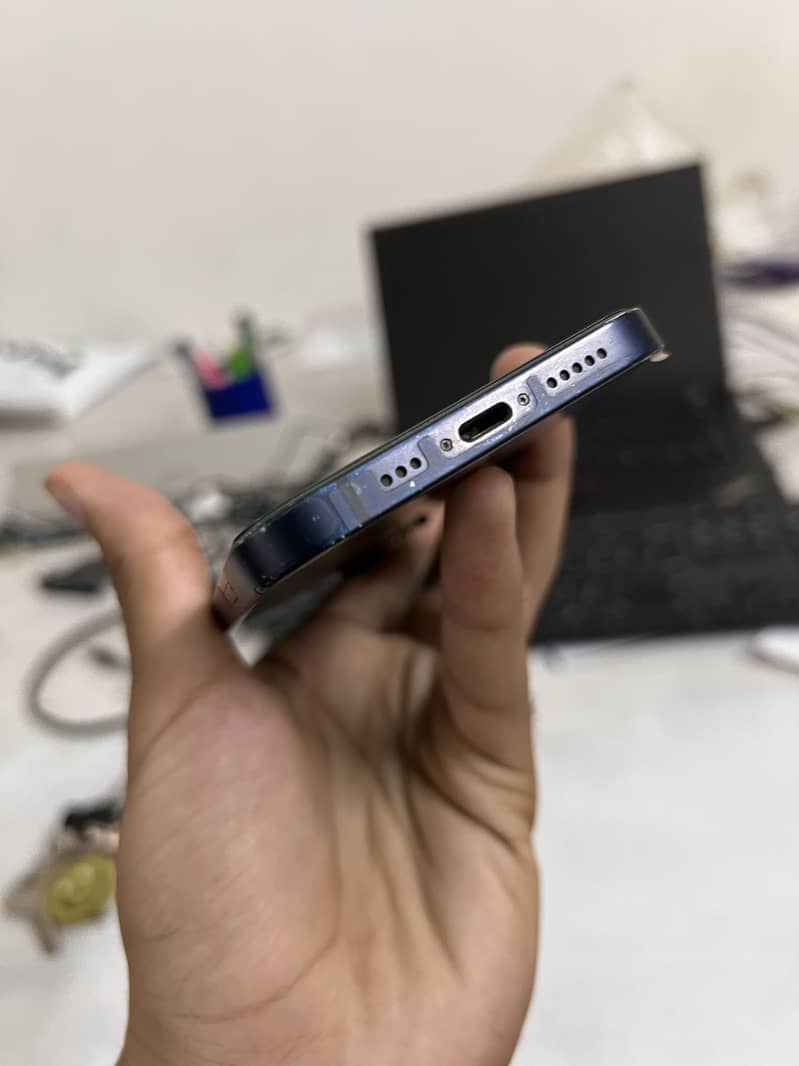 Apple iPhone 12 2